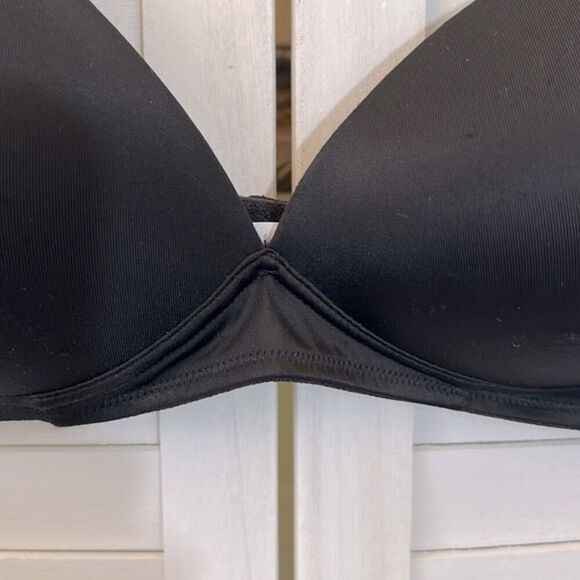 Warner's Bra 36B Black Elements Of Bliss Light Lift Wireless NWT - Picture 5 of 16